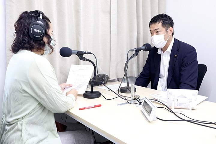 FM東広島でインタビュー