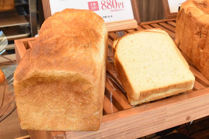 ラッキー製パン所の食パン