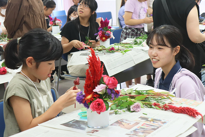 広島国際大学で開かれた「東広島こどもドリームアカデミー2024」