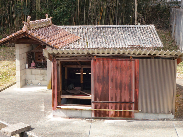 地点㉓　共用井戸〝西ノ河〟とお大師の祠